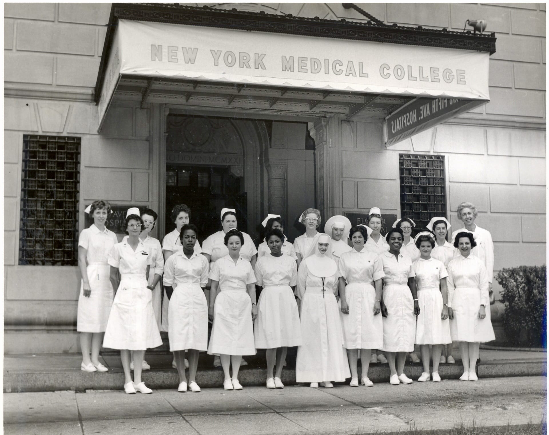 1960s NYMC nursing students in front of college