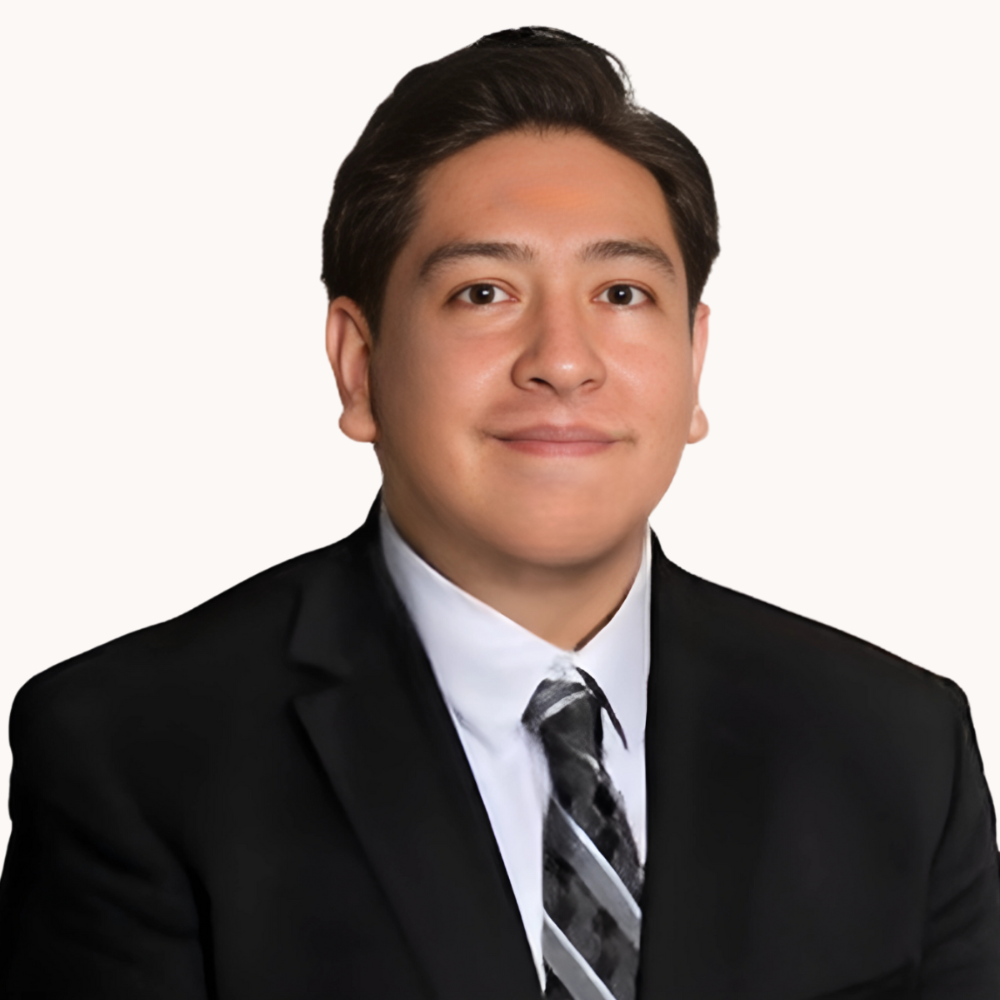 Headshot of Bruno Villazhinay