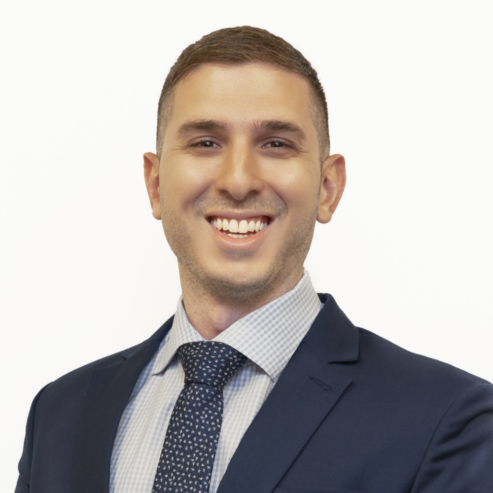 headshot of Jason Elyaguov