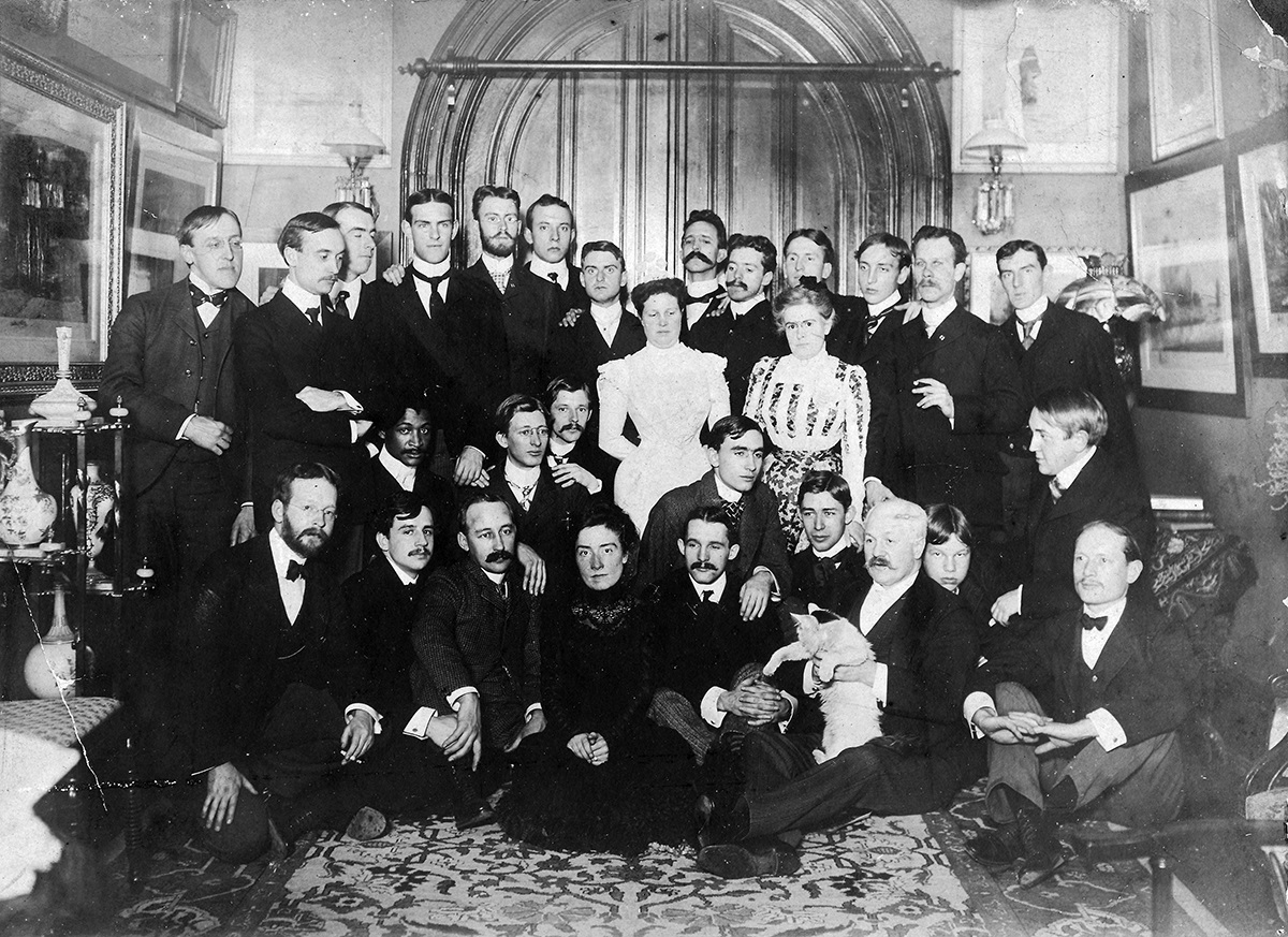 1901 class photo of male and female students