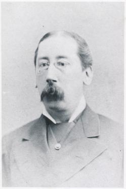 Headshot of Adolfo Varona